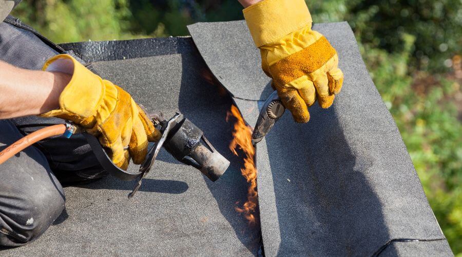 Professional flood damage restoration services in Oakland, MI